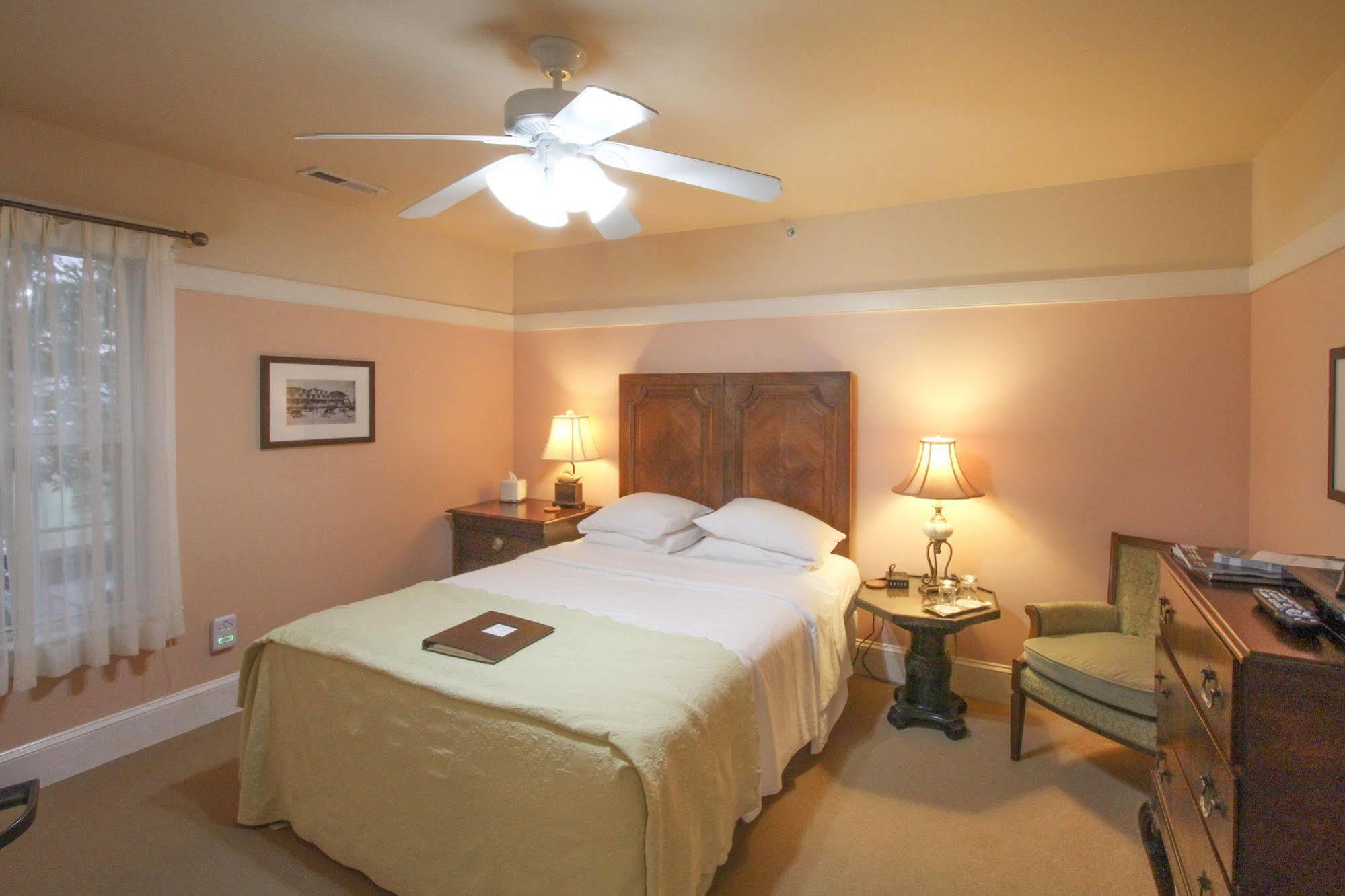 Beach Spa Bed & Breakfast Virginia Beach Bagian luar foto