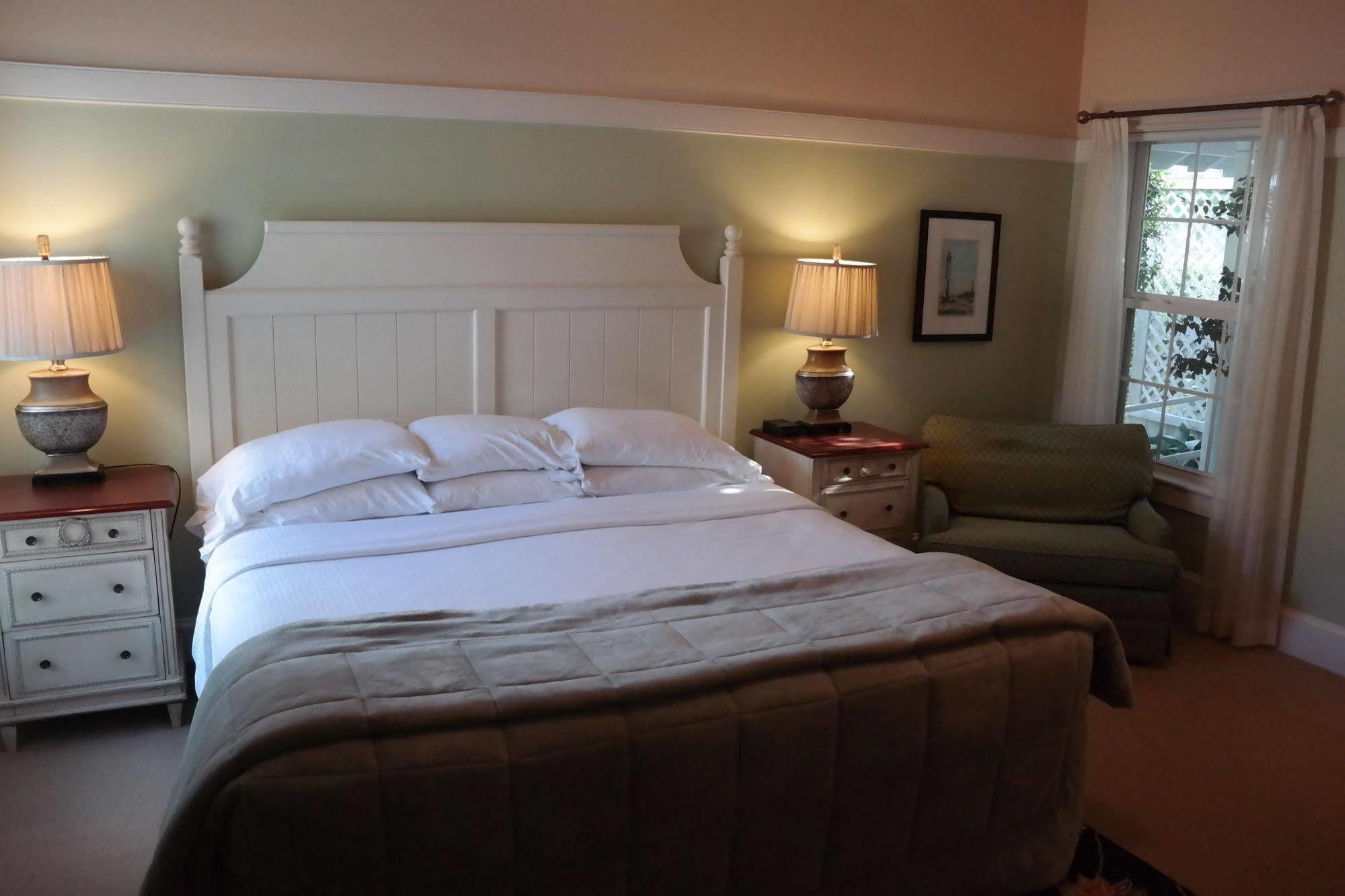 Beach Spa Bed & Breakfast Virginia Beach Bagian luar foto