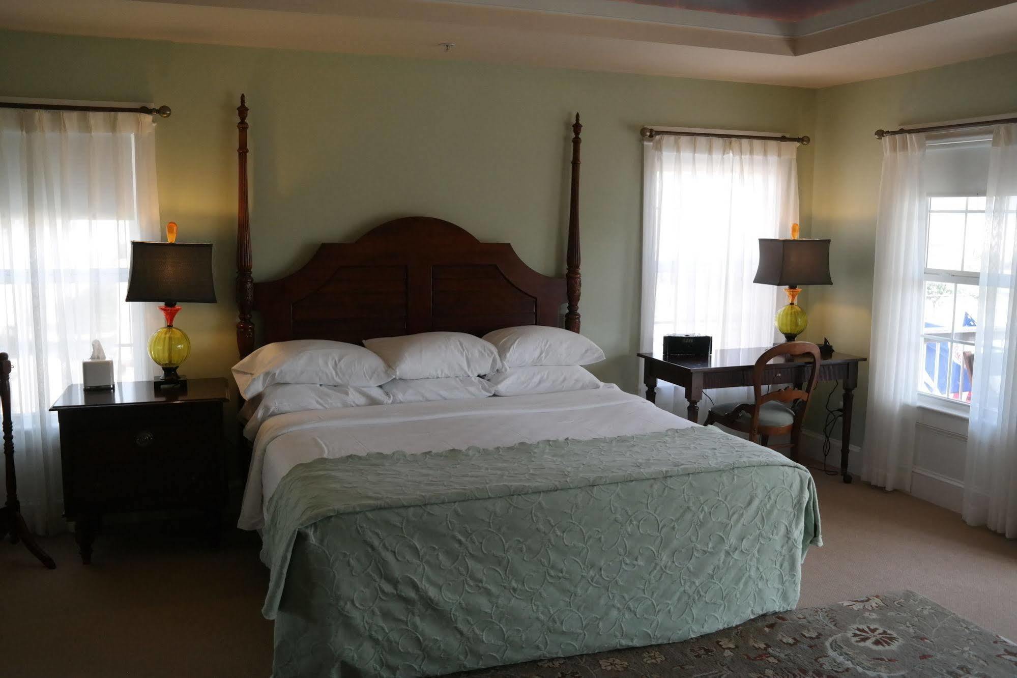 Beach Spa Bed & Breakfast Virginia Beach Bagian luar foto